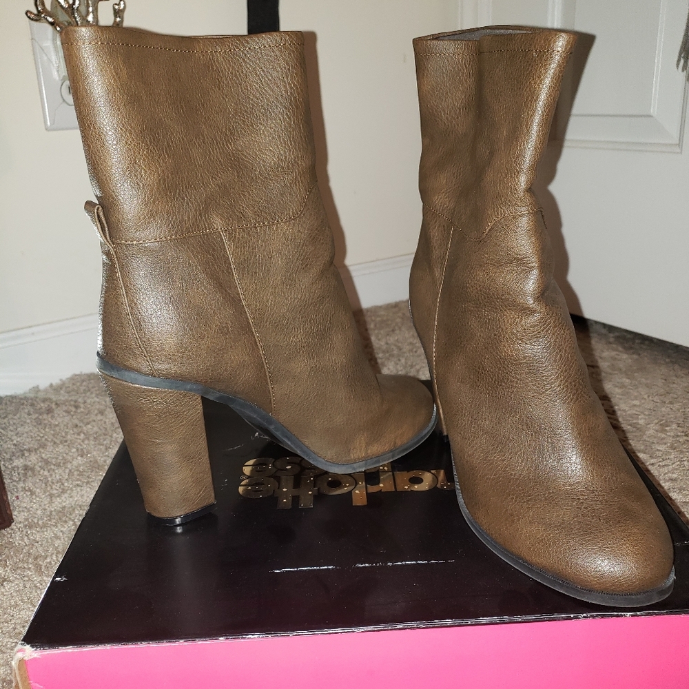Brown boots